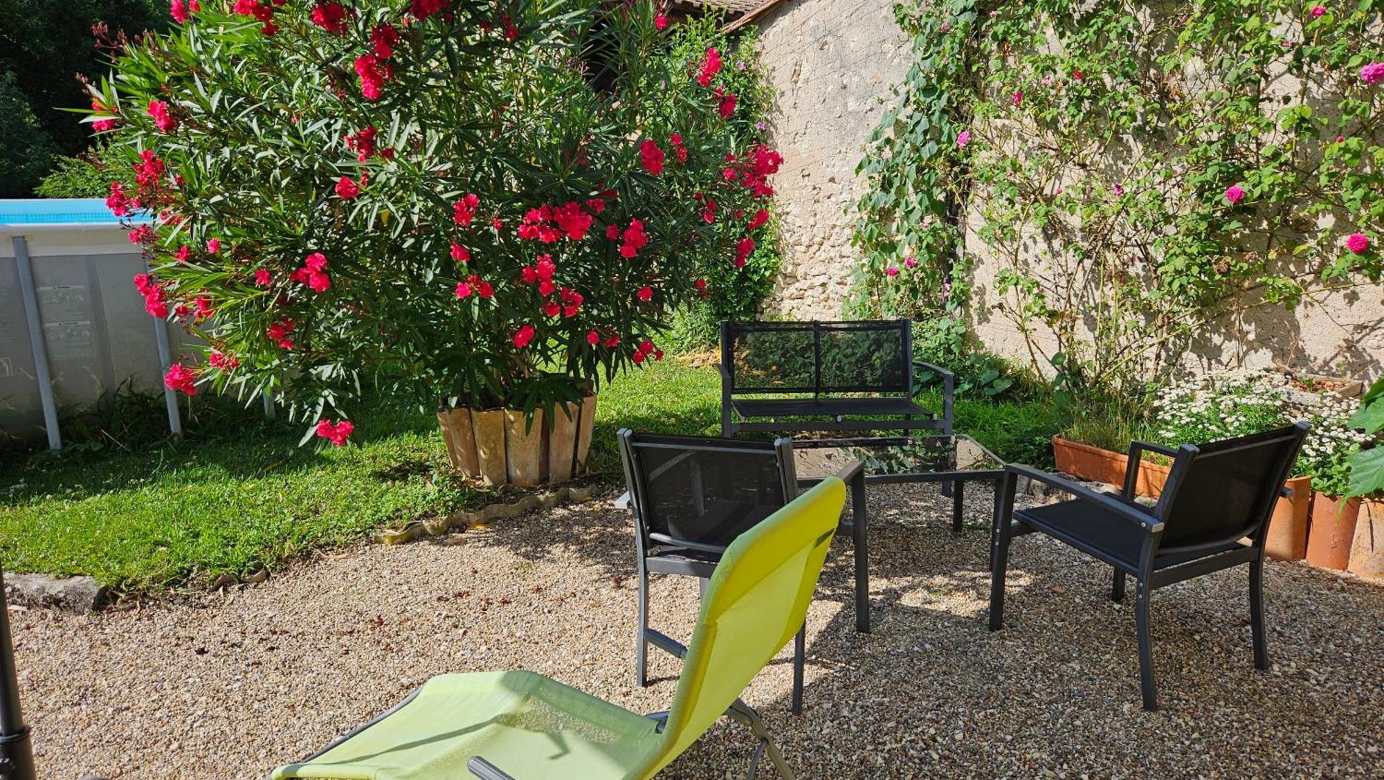 Chambres Et Gites Les Deux Chenes Pres De Bergerac Le Fleix Esterno foto