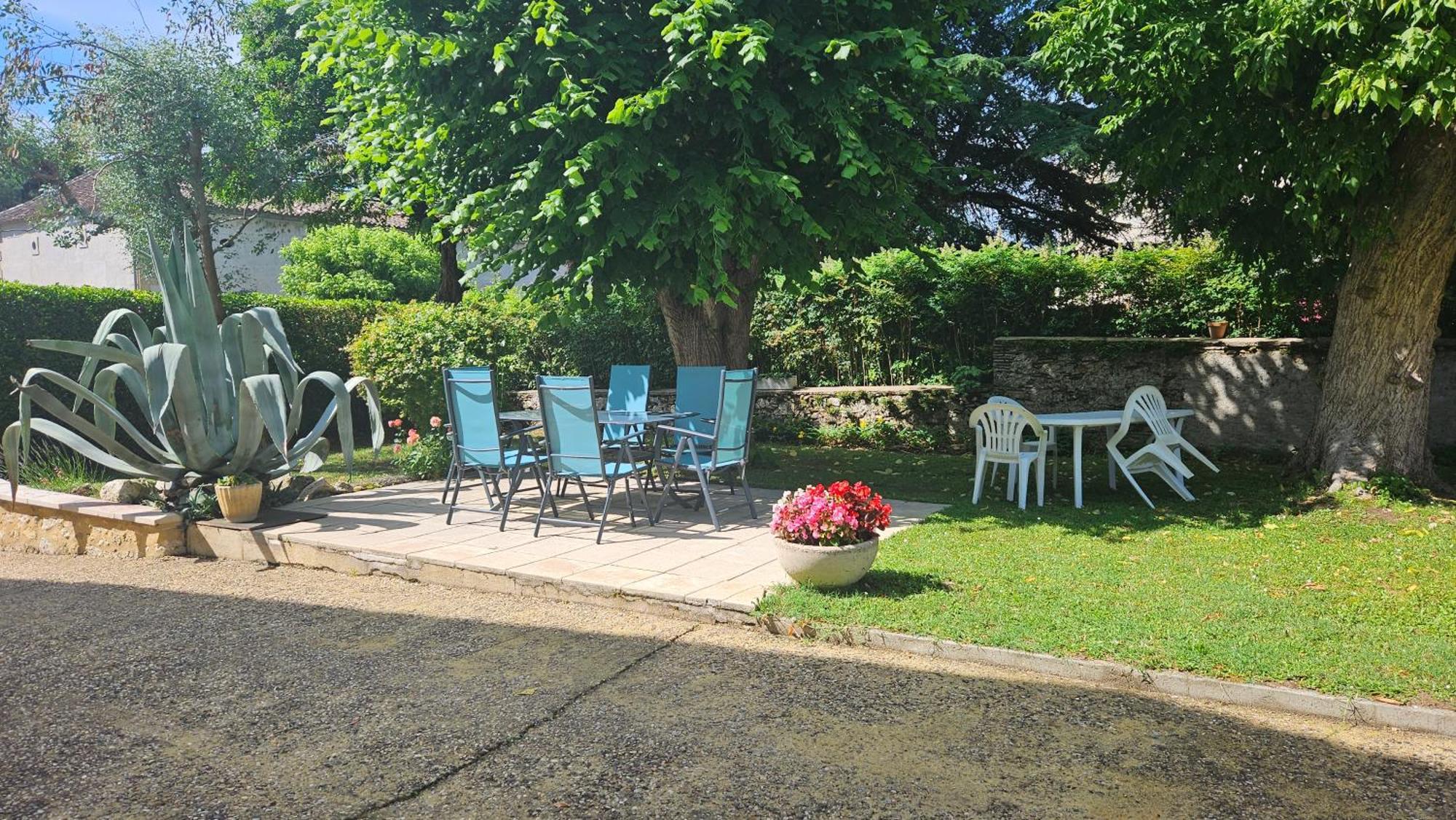 Chambres Et Gites Les Deux Chenes Pres De Bergerac Le Fleix Esterno foto