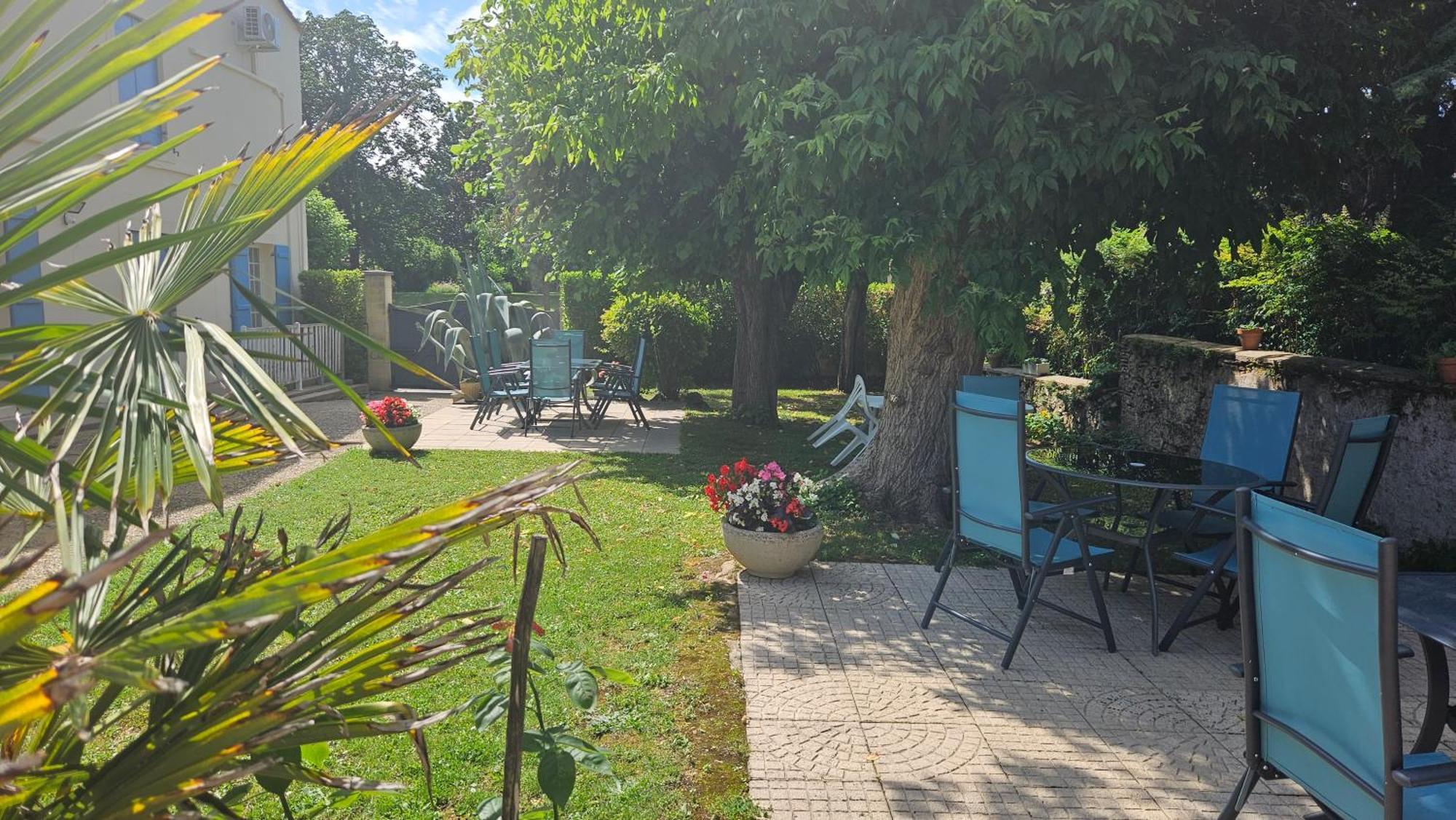 Chambres Et Gites Les Deux Chenes Pres De Bergerac Le Fleix Esterno foto