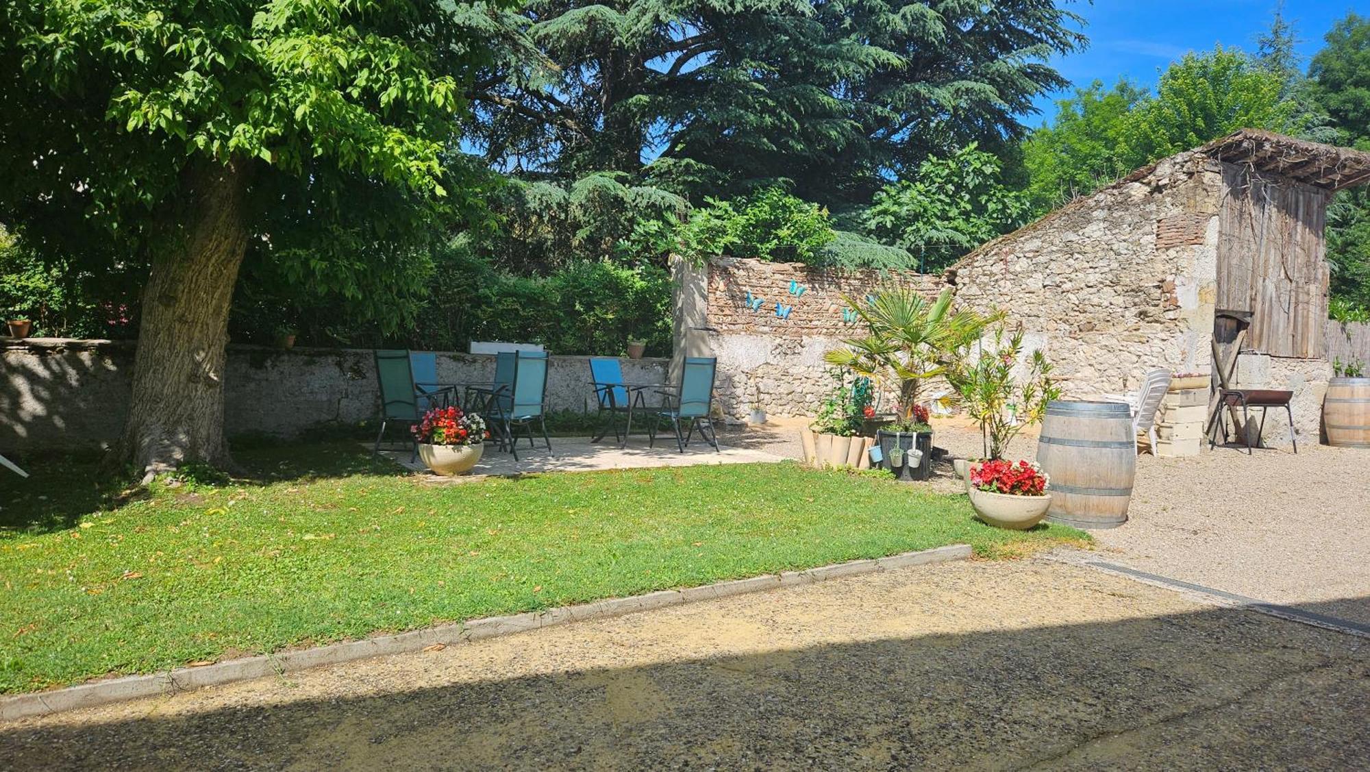 Chambres Et Gites Les Deux Chenes Pres De Bergerac Le Fleix Esterno foto