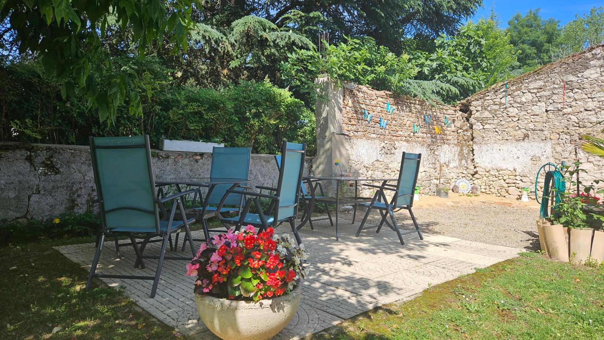 Chambres Et Gites Les Deux Chenes Pres De Bergerac Le Fleix Esterno foto